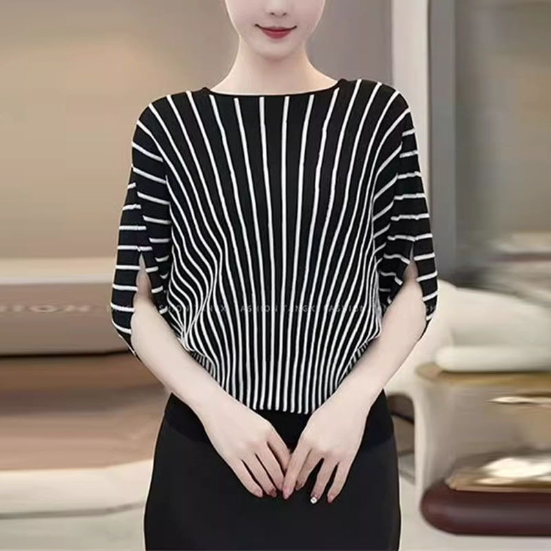 Striped Splicing Bat Sleeve Short Sleeve Women's Summer New Design Versatile Loose Casual Round Neck Top with High-End Feel