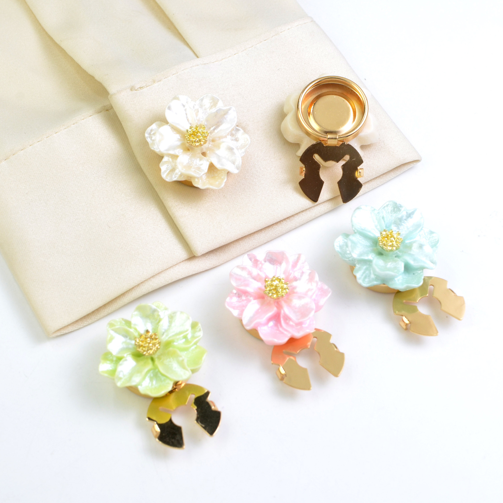 Button Cover Pearlescent Five-Petal Gardenia Shirt Cufflink Button Cover Flower Collar Button Diamond Buckle Button Cover