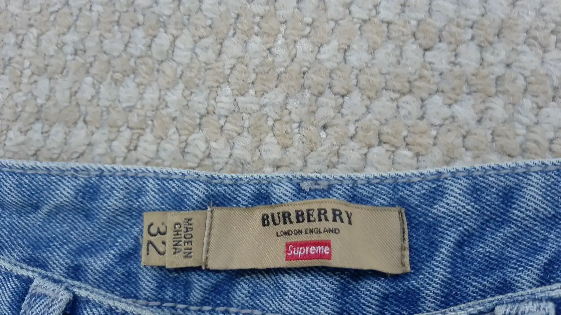 Burberry Supreme Jeans