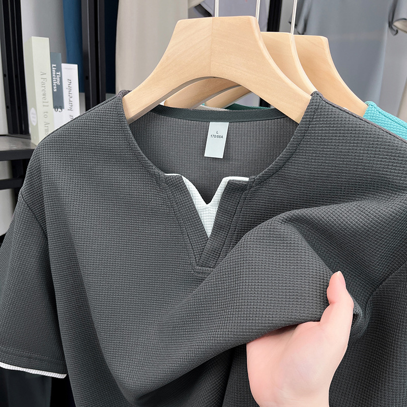 Classic small V-neck summer men's T-shirt short sleeve waffle stitching high-end men's color contrast high-end bottoming shirt men