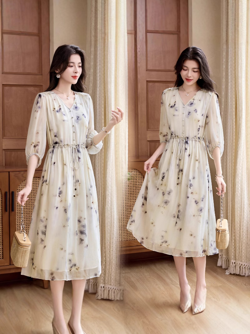 Hangzhou Silk Mulberry Silk Georgette Dress Women's Summer 2025 New V Neck Printed Holiday Mid-Length Skirt