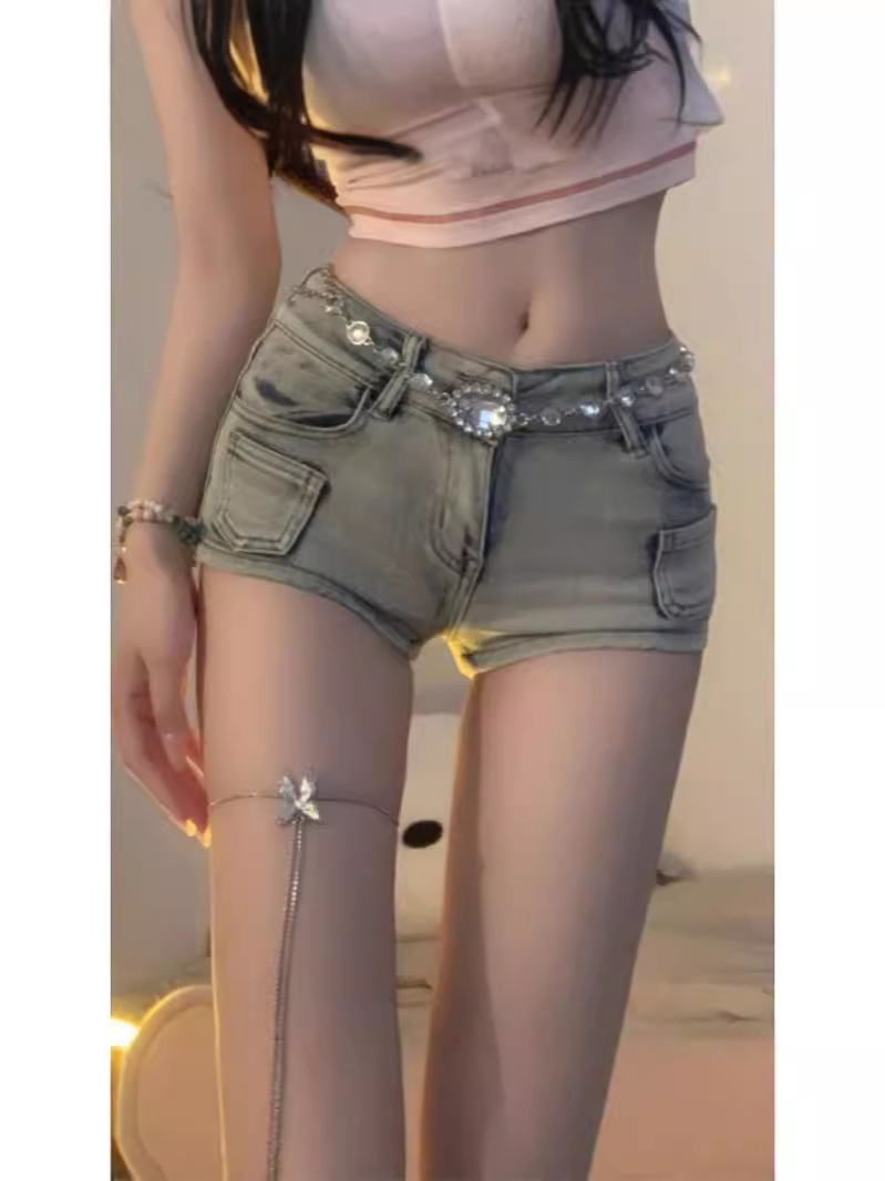 American-Style Spicy Girl Low-Waist Denim Ultra-Short Shorts for Women 2026 Summer Slim Fit Hip-Hugging Hot Pants Retro Straight Pants