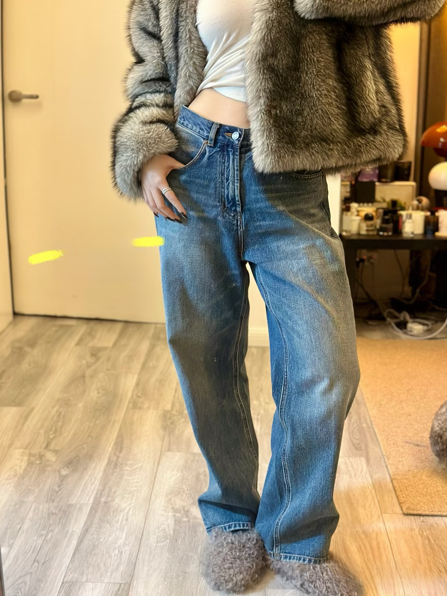 Customized Cotton Rose Same Style Fashionable Retro Slim Slim Modern V-Shaped High Waist Straight Jeans for Women 5028