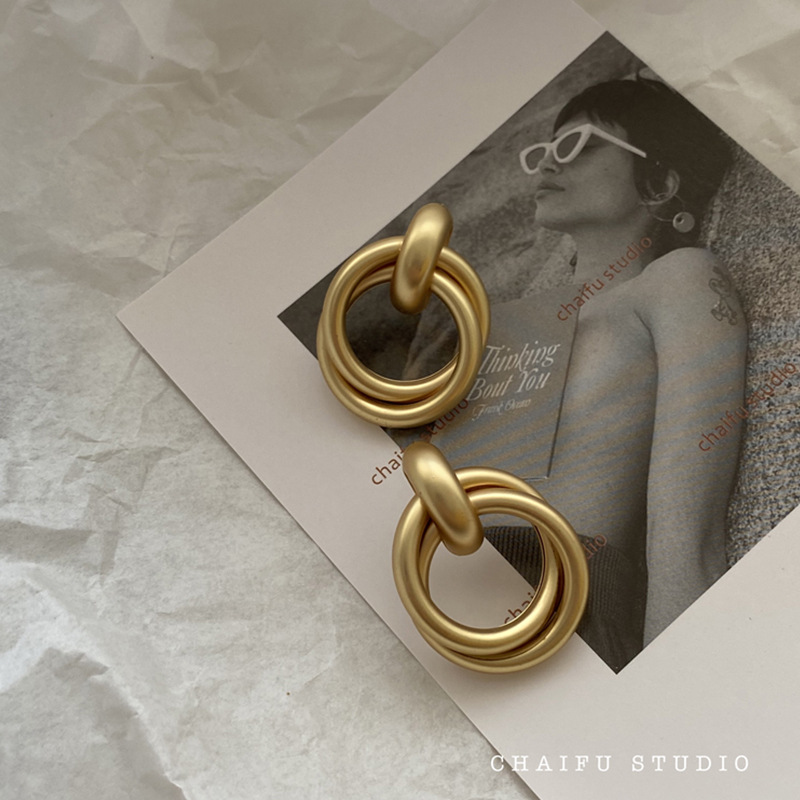 Silver Needle Retro Golden Geometric Circle Earrings South Korea Dongdaemun Xiaozhong Joker Earrings Trendy Simple Earrings Wholesale