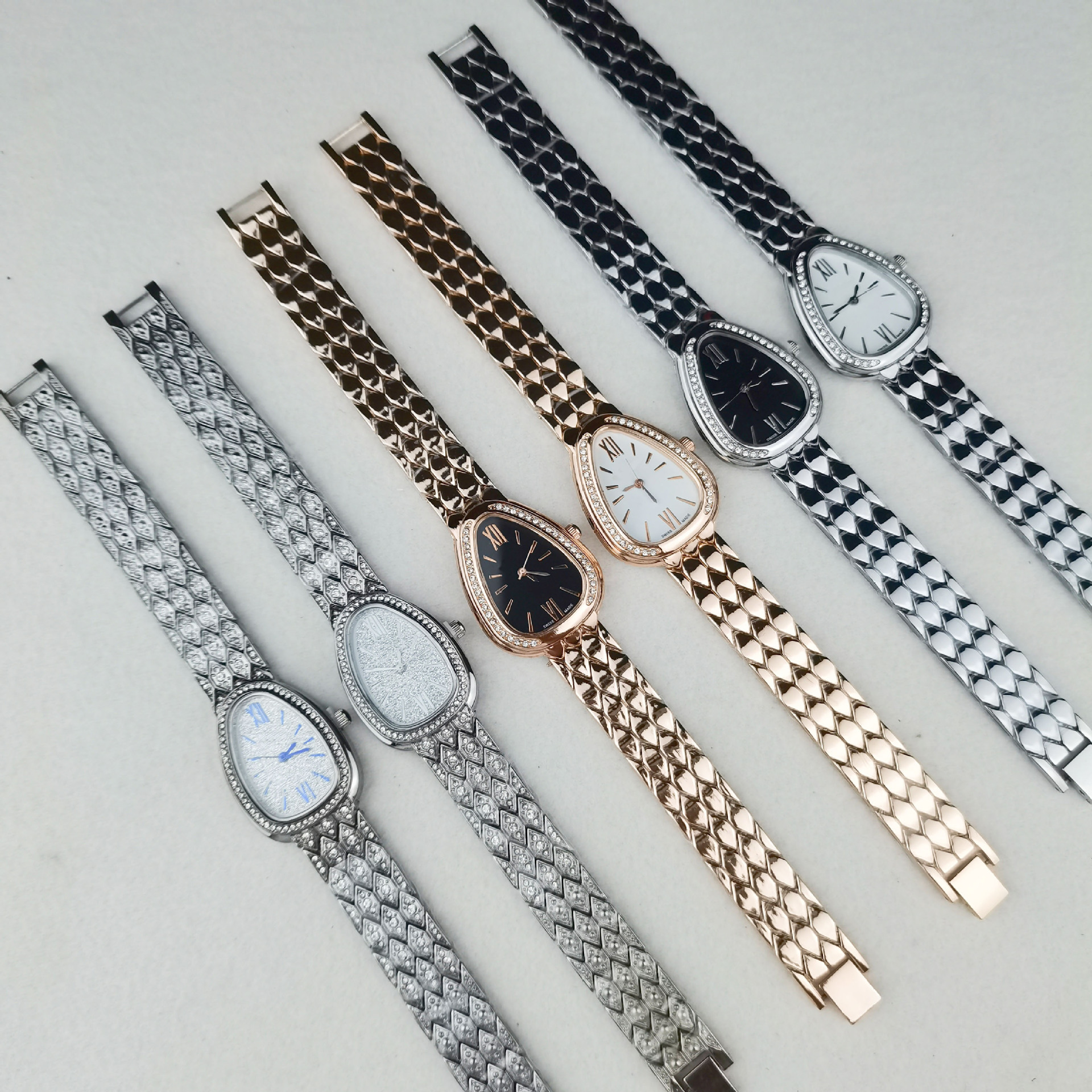 Brand Snake-Shaped Women's Watch Korean Version Ins Style Simple Elegant Retro Accessible Luxury Cross-Border Steel Band Quartz Watch