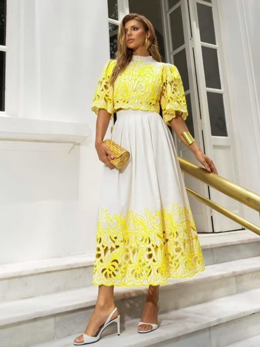 Fashionable Retro-Style Two-Piece Set 2026 New Embroidered Hollow-Out Top High-Waisted Skirt Color-Blocking Outfit for Women