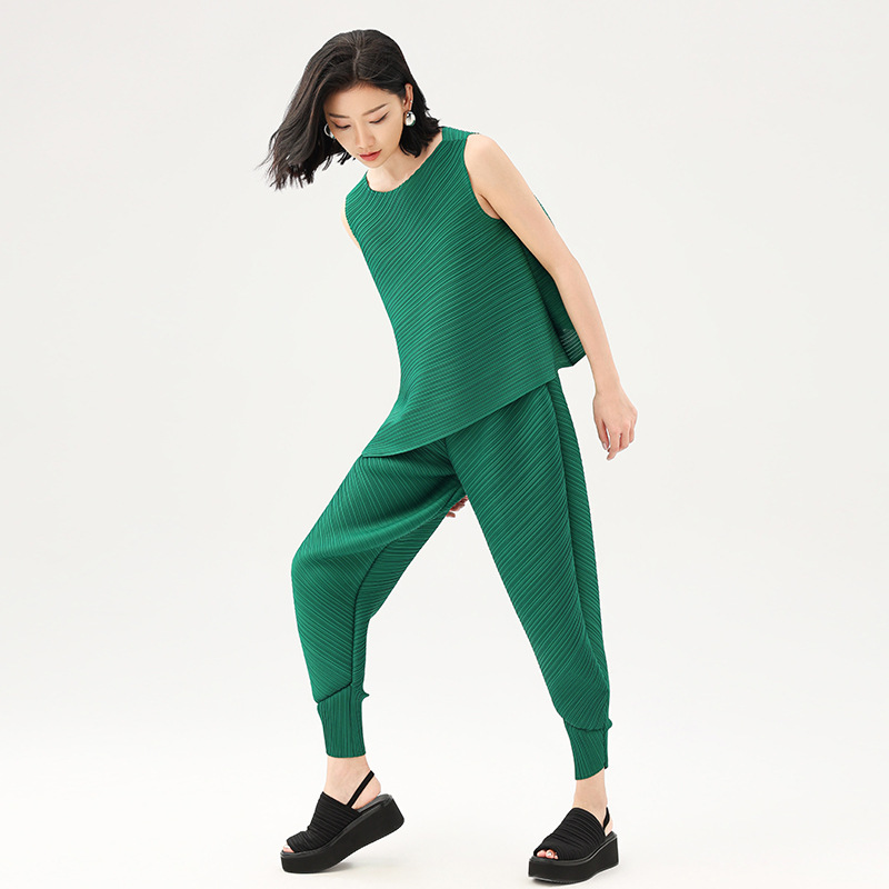 Pleated Suit 2025 Summer Loose Versatile Sleeveless Top Xiaohongshu Same Style Comfortable Carrot Pants Slimming Casual Pants