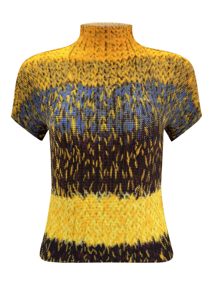 2026 Summer New Style Miyake-Style Pleated High-Neck Short-Sleeve T-Shirt with Contrasting Colors, Slim Fit, Unique Design Top