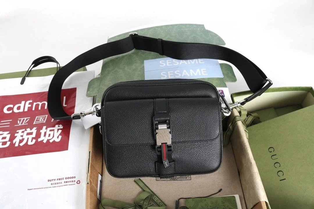 No.154 high quality men bag leather handbag 816751Whatspp：(+86 15159050860)Whatspp：(+86 15159050860)