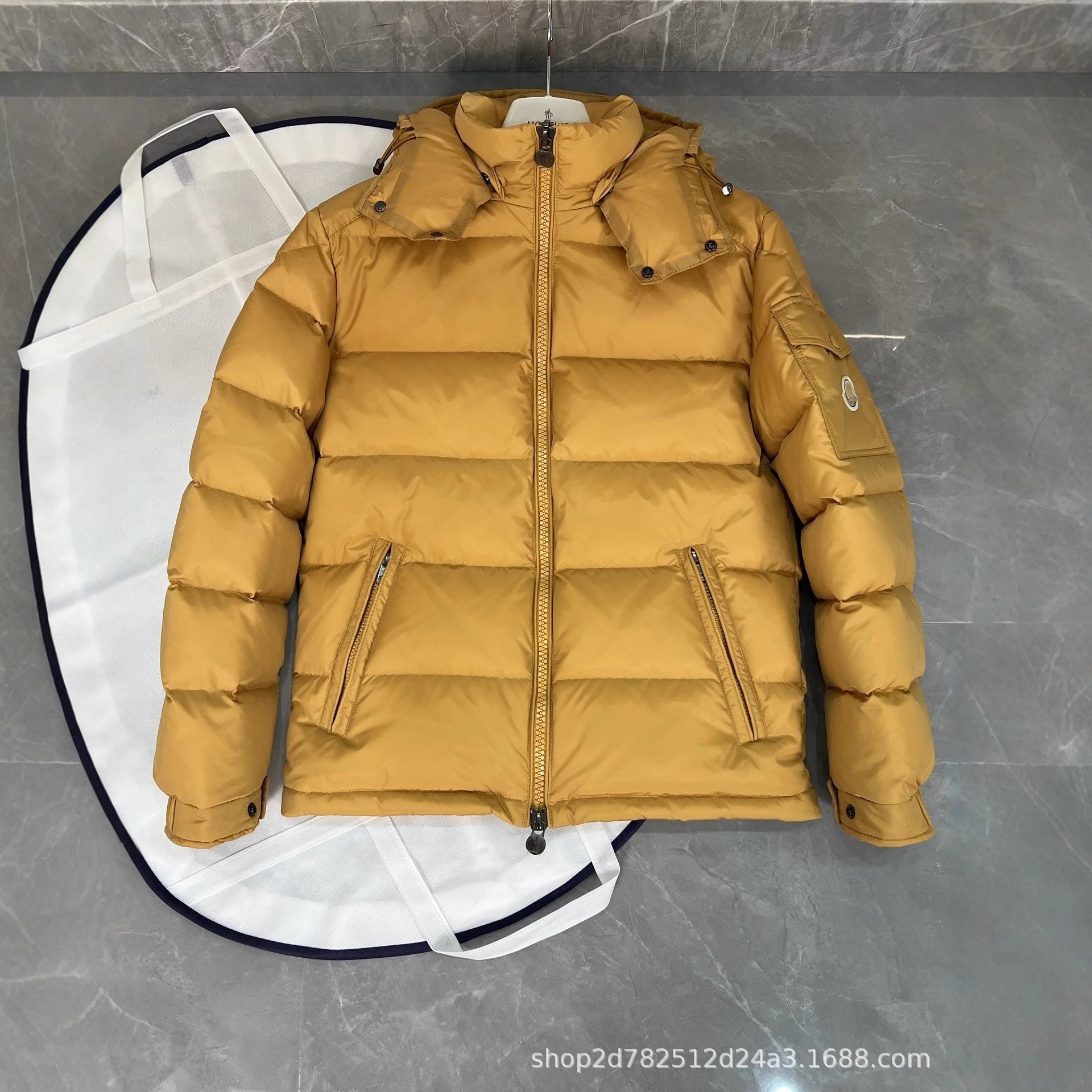 蒙羽绒服 Foto QC de WEIDIAN na Qualit.ly