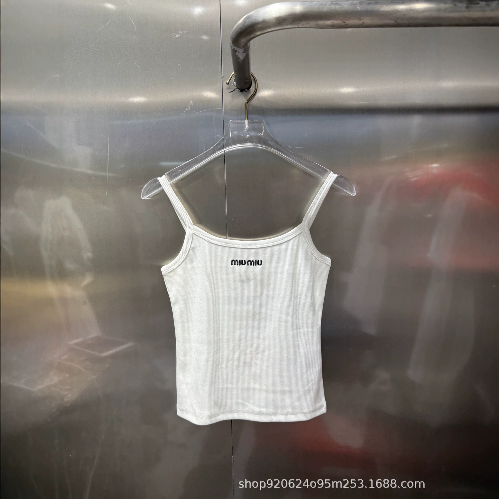 Mm26 New Spring and Summer Style Letter Embroidered Camisole Slim Fit and Versatile QC-Foto von 1688 auf Qualit.ly