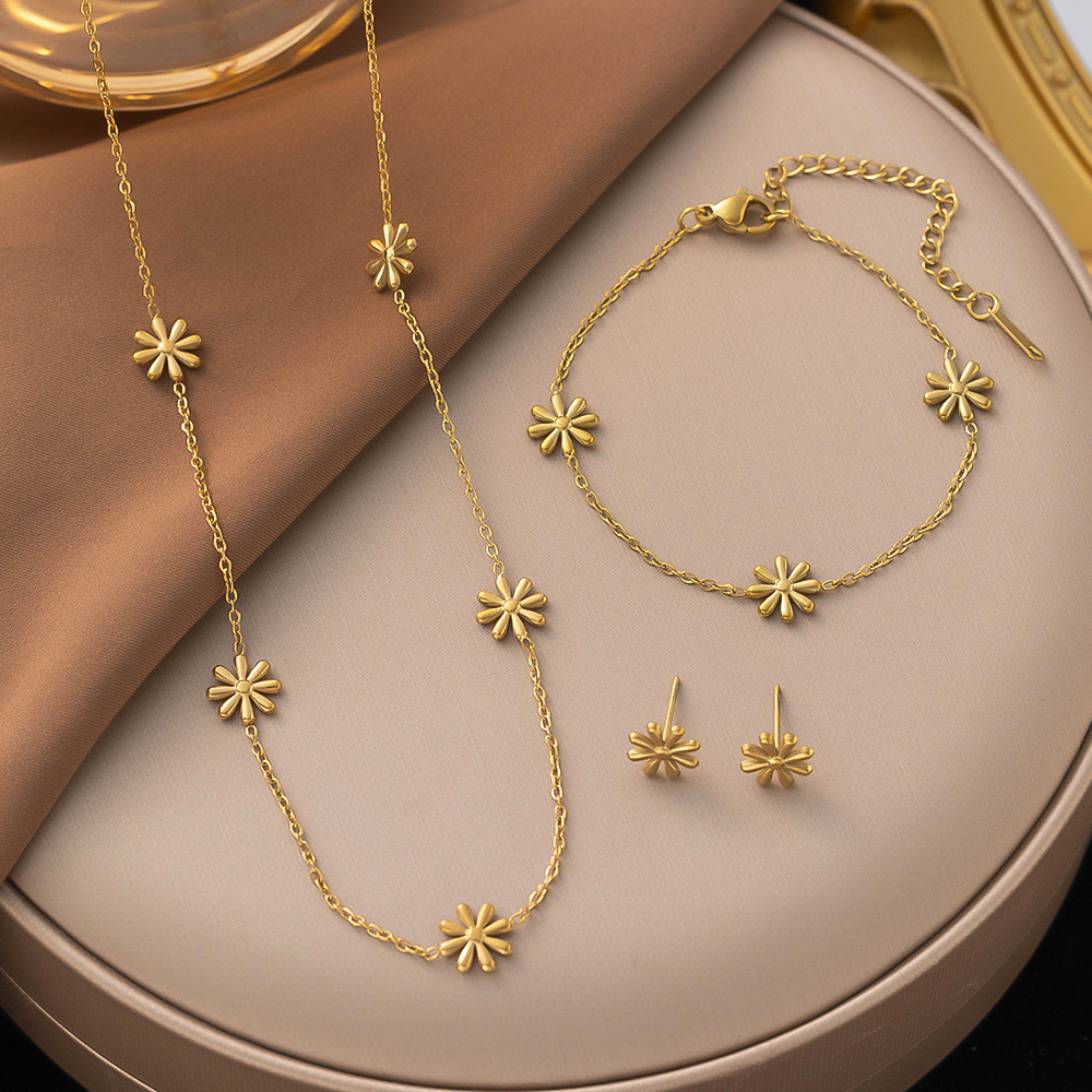 Fairy Temperament Flower Fresh Design Little Daisy Titanium Steel Gold Plated Necklace No Falling Internet Red Blogger Jewelry suit