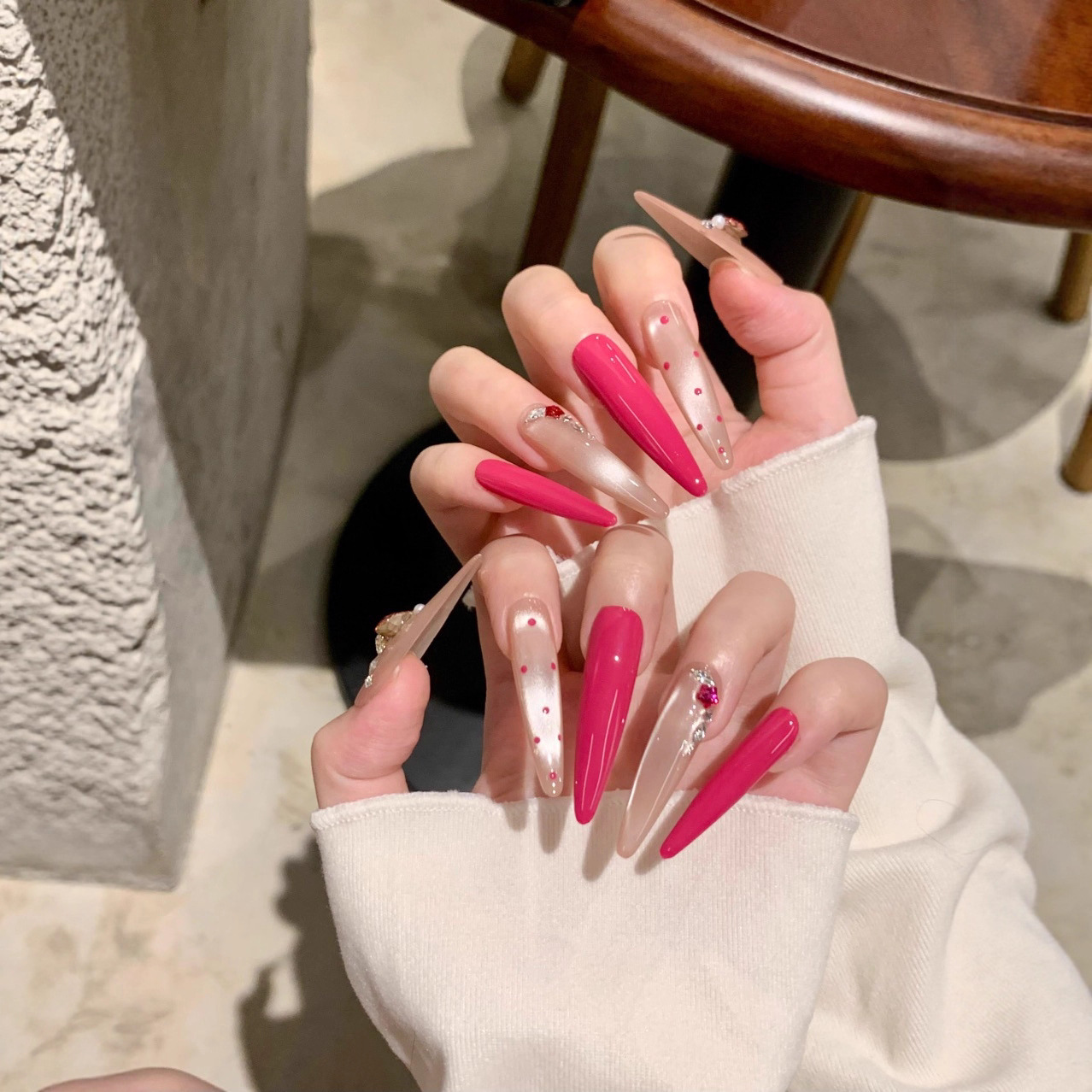 [Strawberry Bobo] Purely Handmade Wearable Nails Wholesale 431 Sexy Barbie Rose Red Gradient Polka Dots