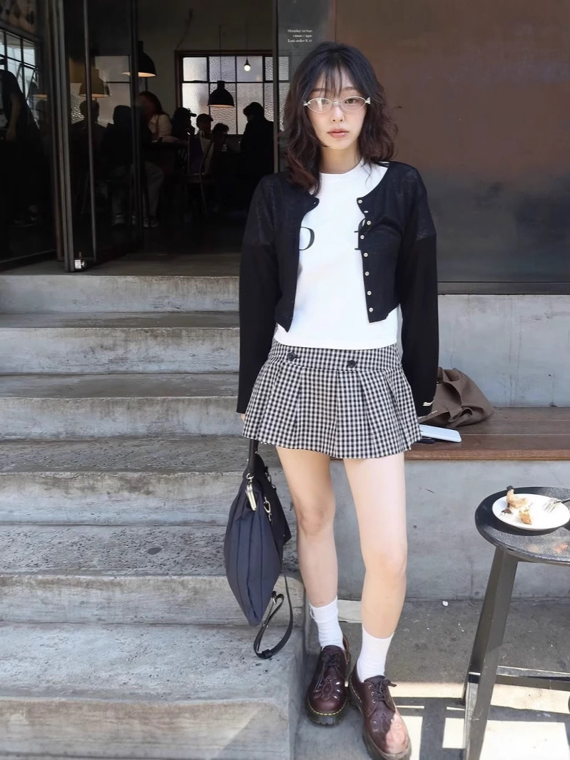 Now Korean Dongdaemun Designer Over**Flair Tencel Wool Soft and Light Short Long-Sleeved Cardigan