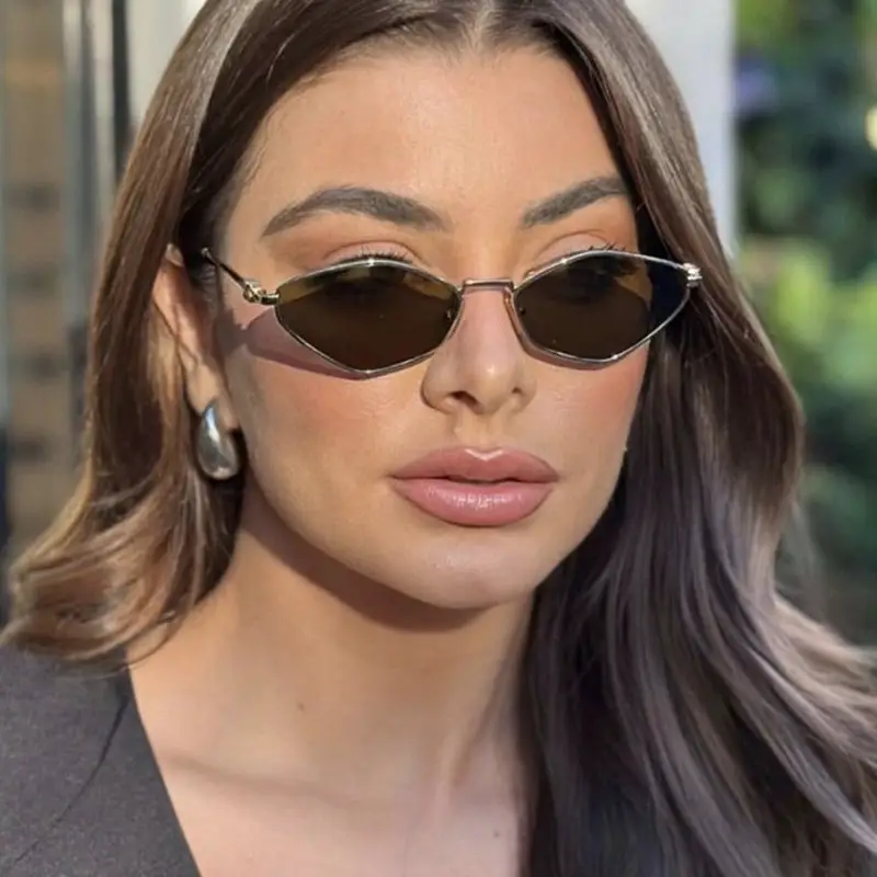 Fashion diamond metal sunglasses 2024 new simple beach sunshade sunglasses Netroots with sunglasses female