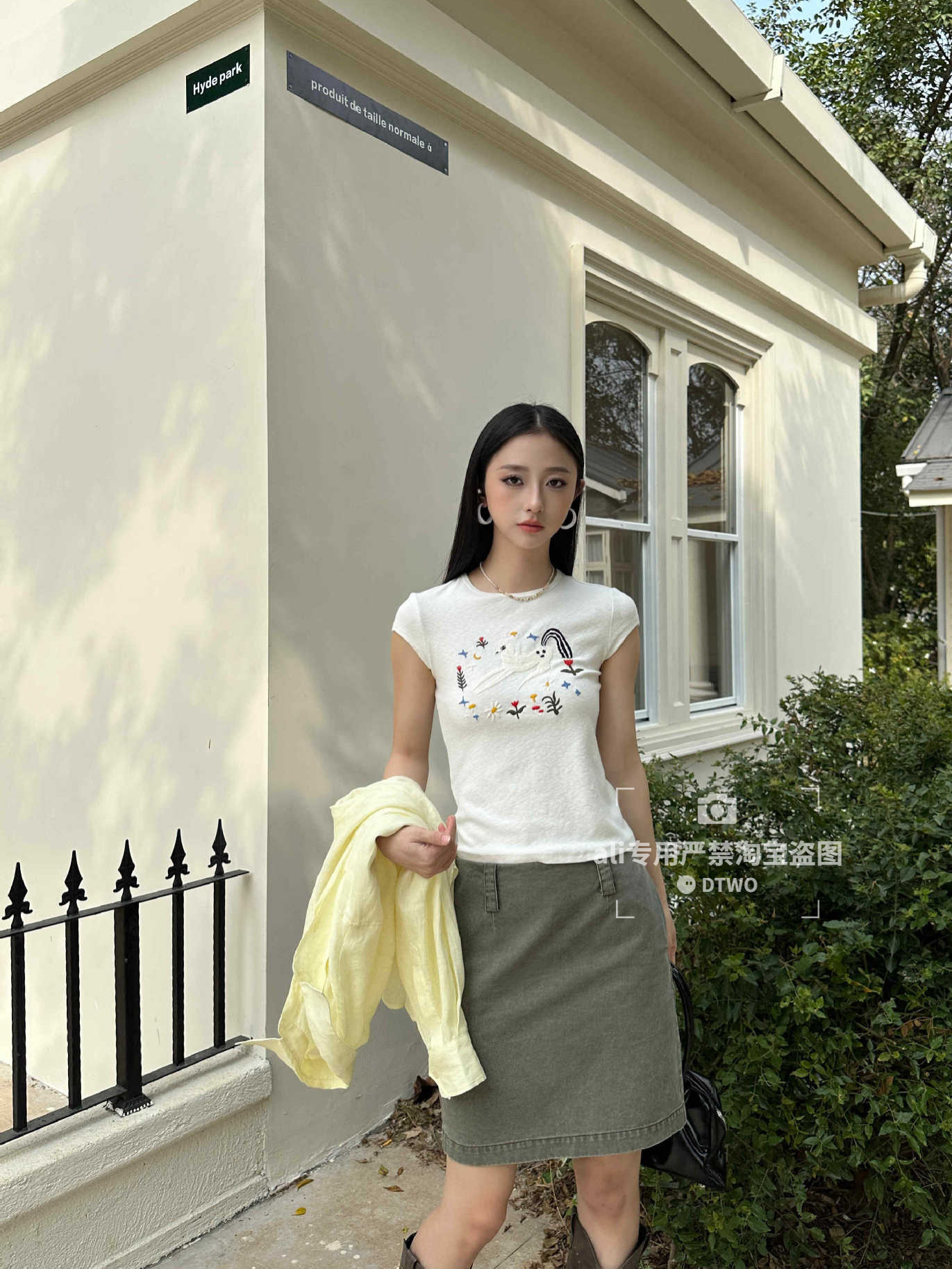 Dtwo Spring/Summer New Original Design Thirteen Lines Women's Wholesale Hot Girl Round Neck Embroidered T-Shirt 6121369