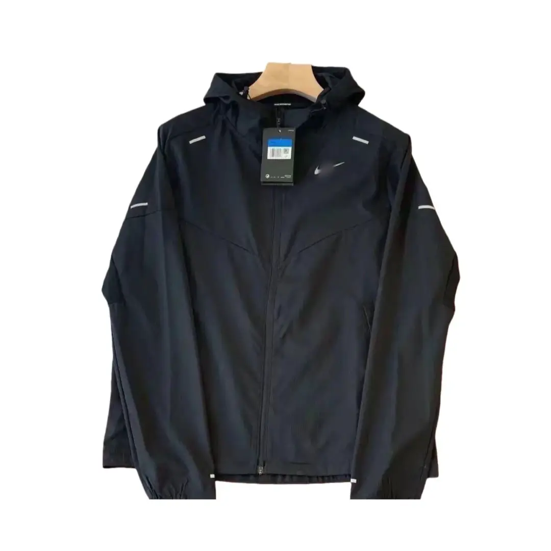 Sports windbreaker with cap