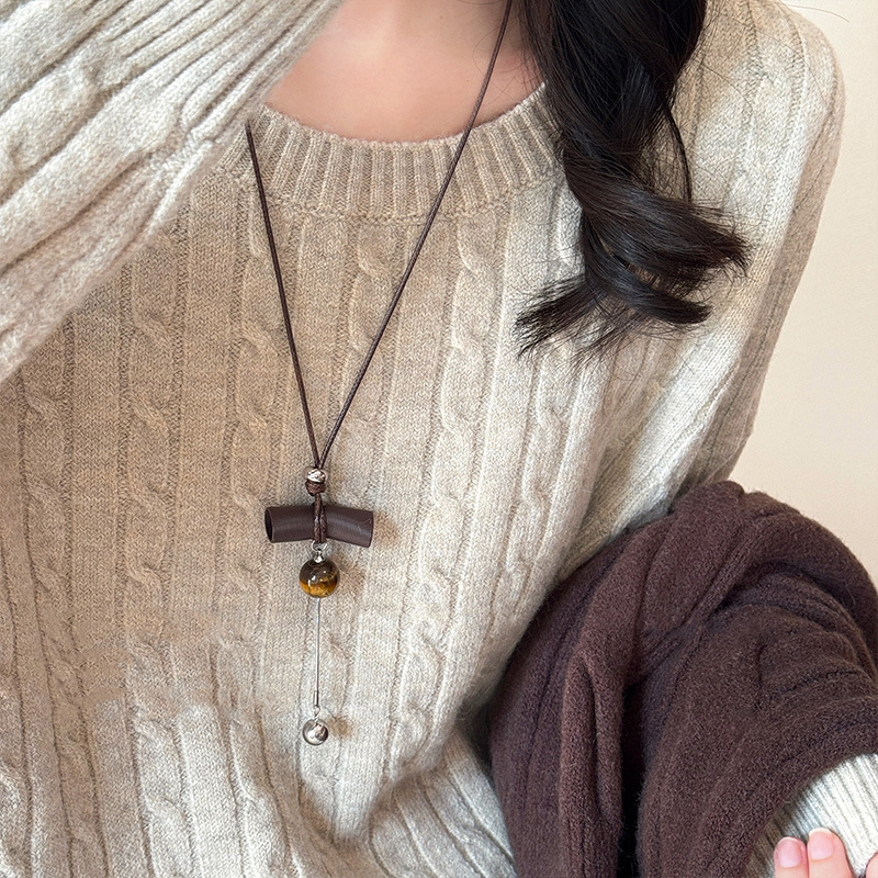 Vintage Tiger's Eye Stone Tassel Necklace for Women, Autumn/Winter 2026 New Unique Niche Sweater Chain, Light Luxury High-End Accessory