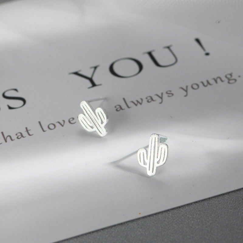 Cactus Earrings for Women, Niche Design, Glossy Earrings, Fashionable, Simple, Compact, Korean Style Jewelry for Students, Trendy