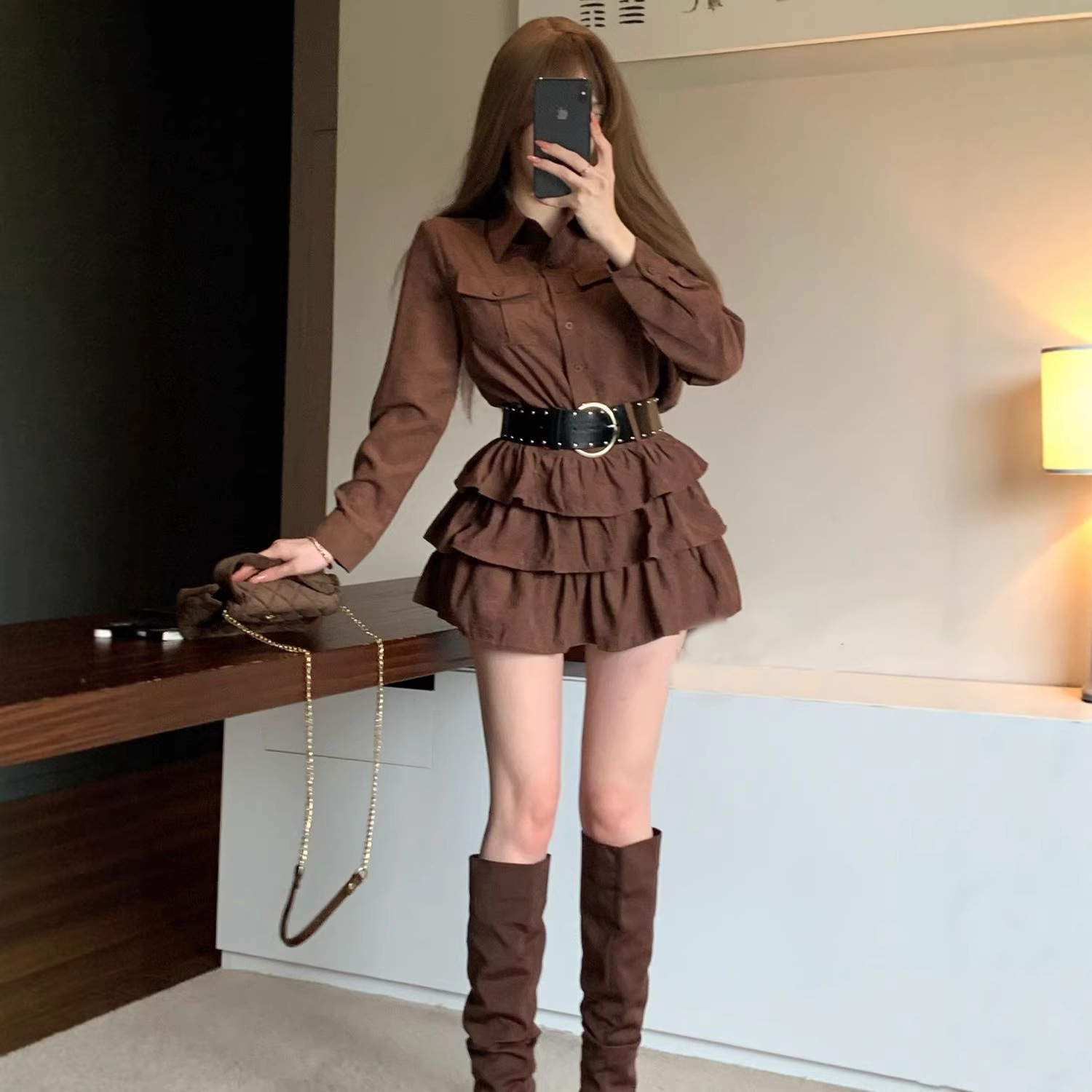 A Complete Set of Relaxed-Fitting Outfits for Women in Autumn: a Long-Sleeved Shirt + a Tiered Short Skirt with Safety Shorts, Two-Piece Set