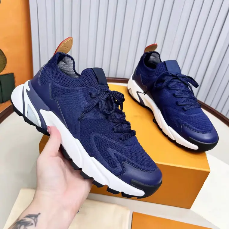 Spot Spring and Autumn New Thick-Soled Non-Slip Wear-Resistant Slip-On Fly-Knit Mesh Men's Shoes for Outer Wear Comfortable Sports and Casual Shoes