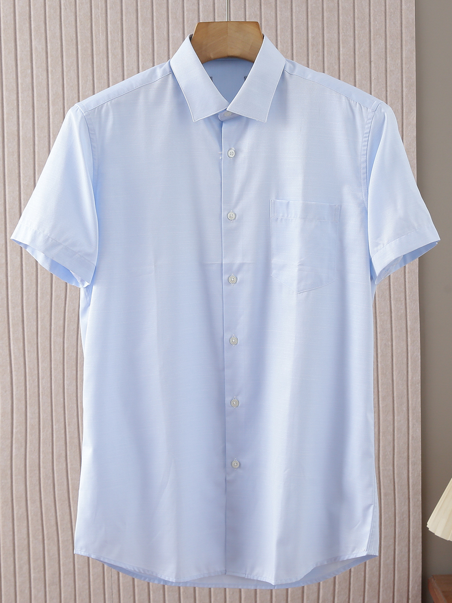Non-Iron Wrinkle-Resistant Short-Sleeve Shirt for Men, Summer Breathable Thin Style, Light Business Pointed Collar Half-Sleeve Shirt 2W079