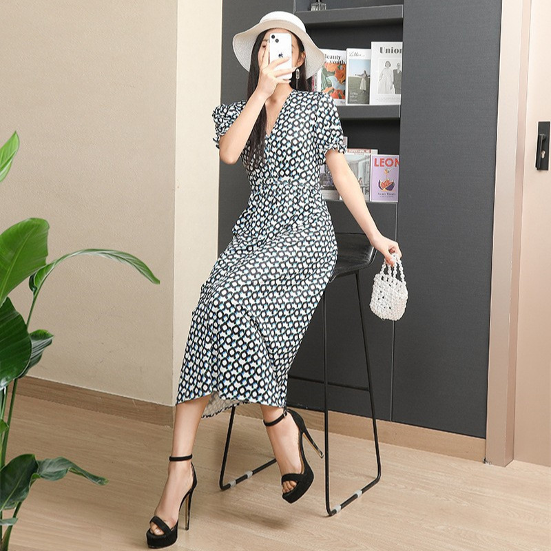 Blue and White Ring geometric cool and comfortable romantic elegant dress V-neck puff sleeve high waist tied belt large swing skirt