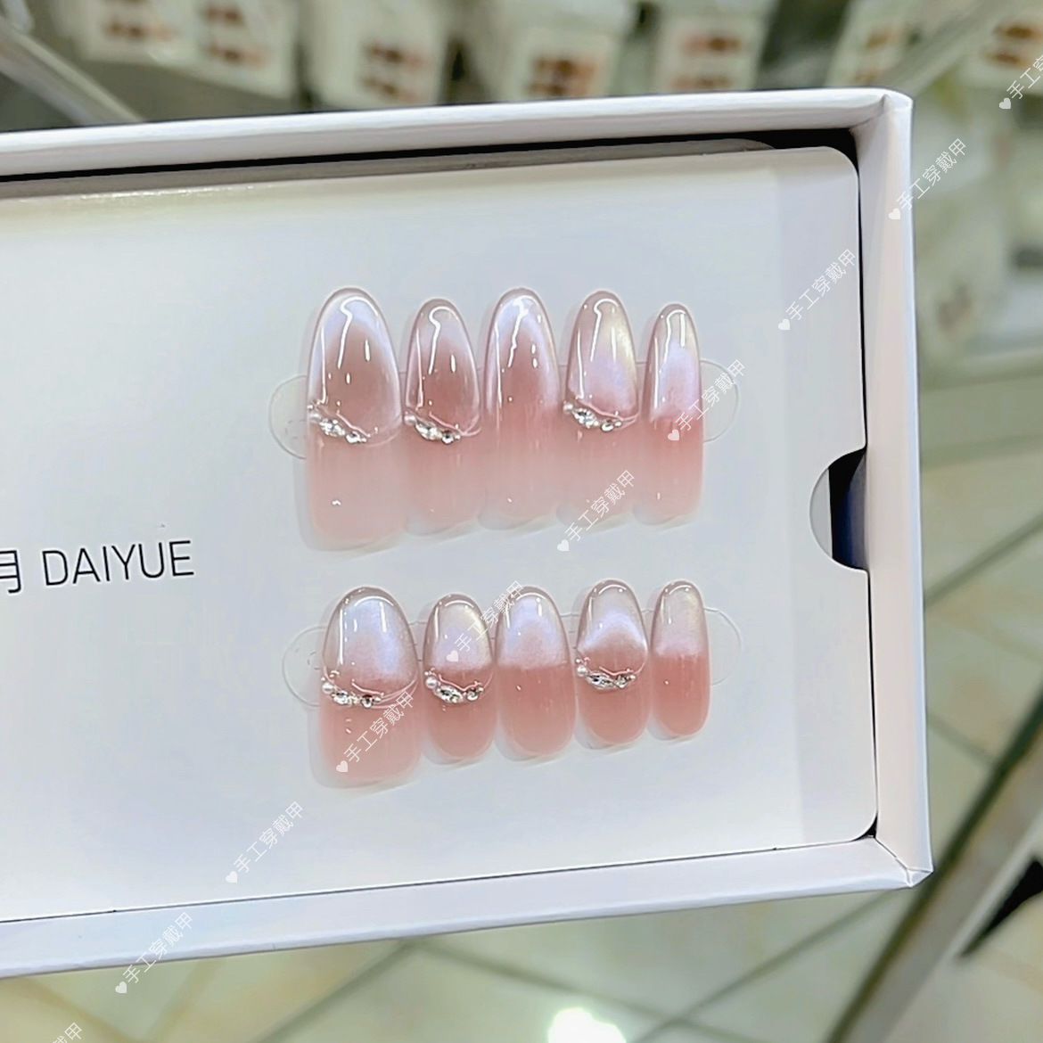 Nai Zi Purely Handmade Phototherapy Wearable Nail White Dew Cat Eye Wholesale Finished Product Reusable Removable Nail Art Patch