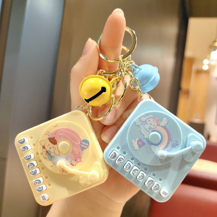 Creative Retro Phonograph Keychain Cartoon Melody Portable Music Toy Backpack Pendant Exquisite Gift