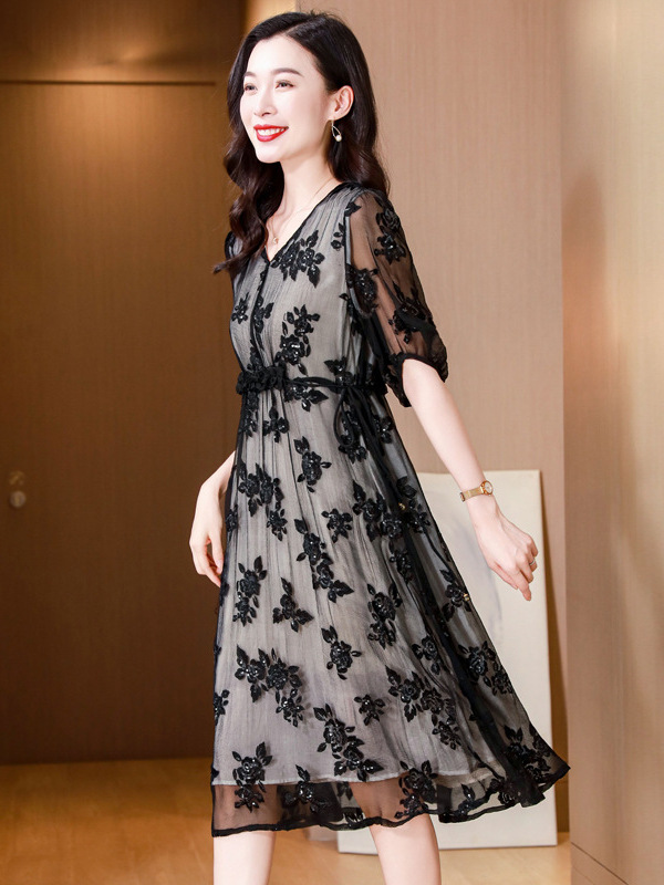 Silk Heavy Embroidery Dress for Women 2026 New Summer V-Neck Waist-Cinching Slimming Smooth Silk Large Hem Dress