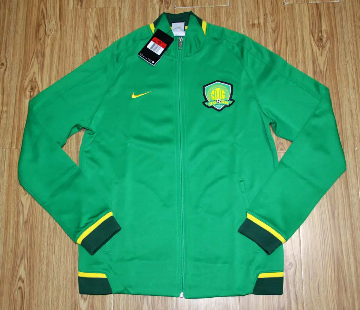 2016-17 Season Chinese Super League Beijing Guoan N98 Appearance jacket Outwear Home Green Brand New Card 806649