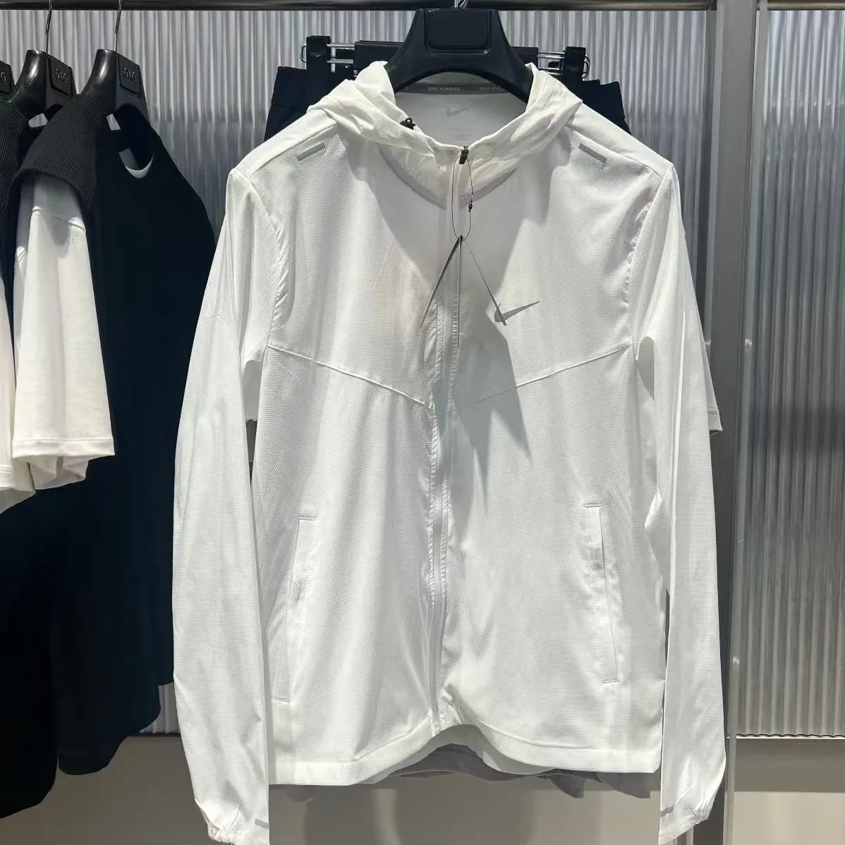 NIKE Windbreaker