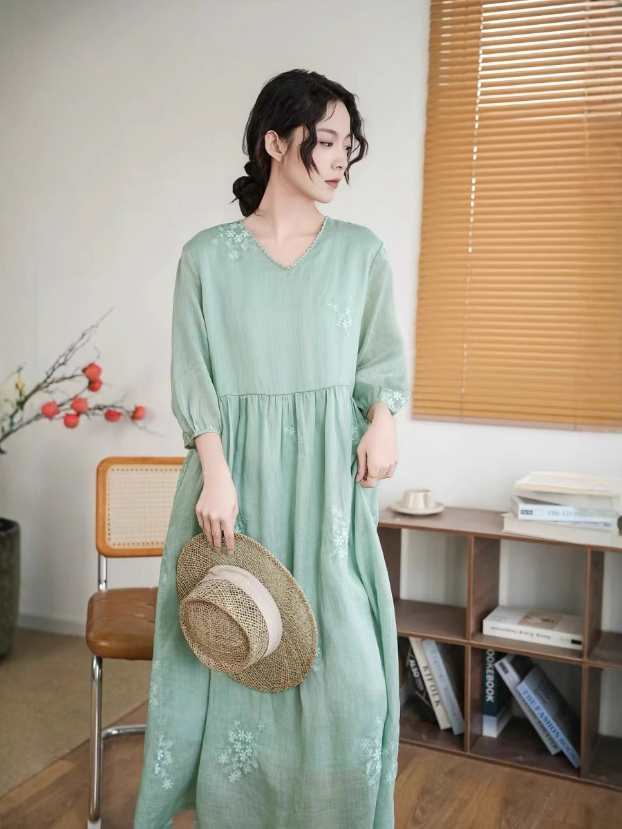 2025 Literary Women's Fairy Skirt Heavy Embroidery Ramie Elegant Skirt White Dress Loose Long Skirt