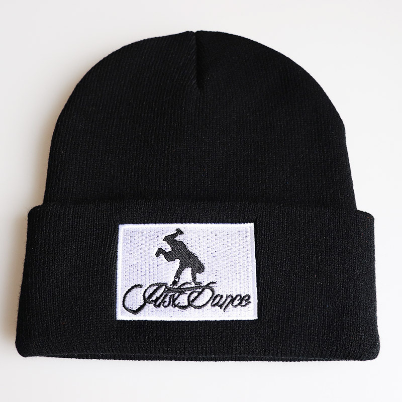 European and American men and women JUST DANCE embroidery knitted hat hip-hop hat student pullover wool hat factory men and women