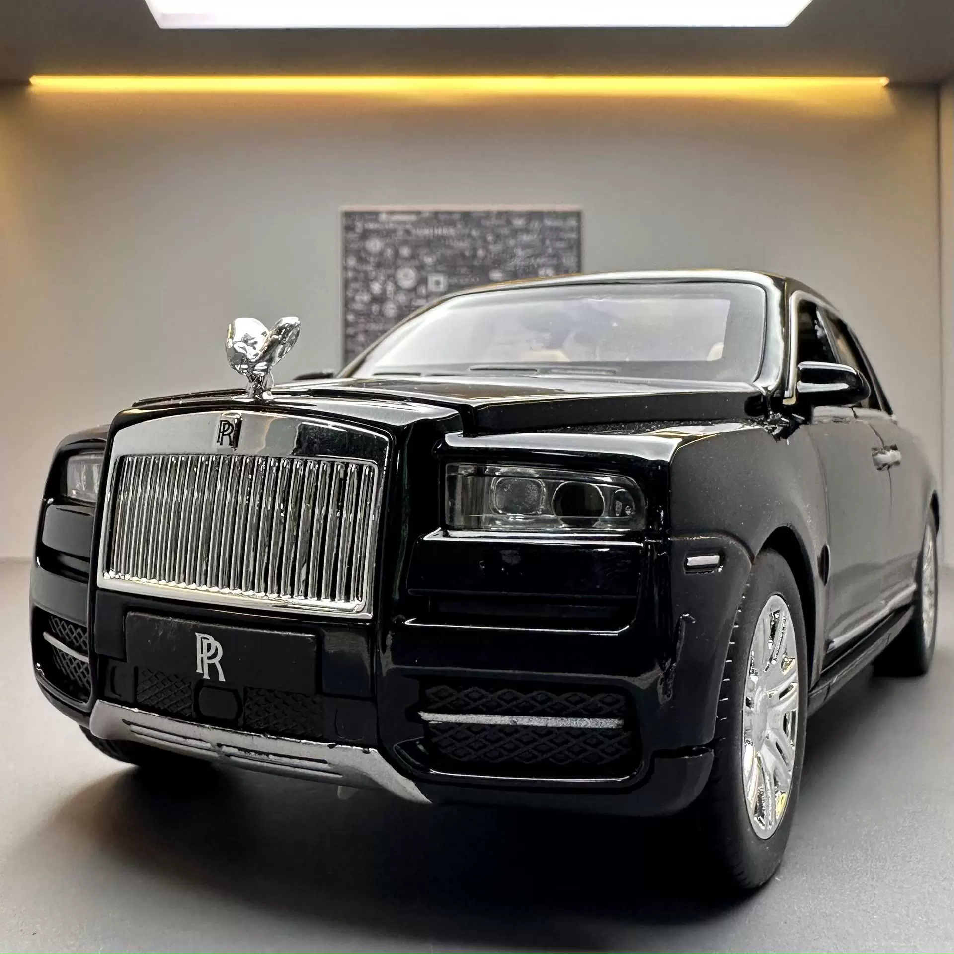 Office Living Room Decorations Desktop Ornaments Simulated Rolls-Royce Alloy Car Model Wine Cabinet Entrance Cabinet Decorations