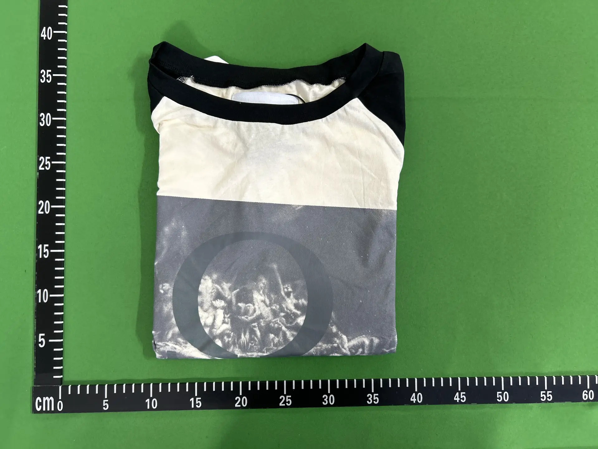 [ing] Not familiar with fashion, independent DBSS style printed long sleeved shirt