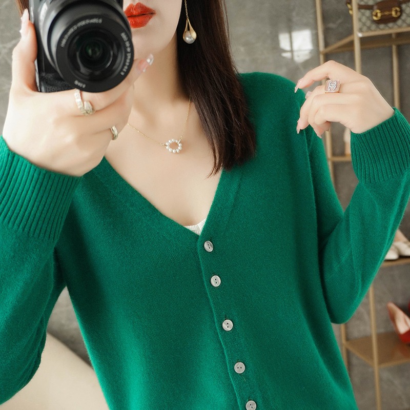 Knitted Cardigan, Large Size Sweater Cardigan, Women's Loose Cardigan, Short Autumn and Winter Outwear, Women's Long-Sleeved Jacket Base