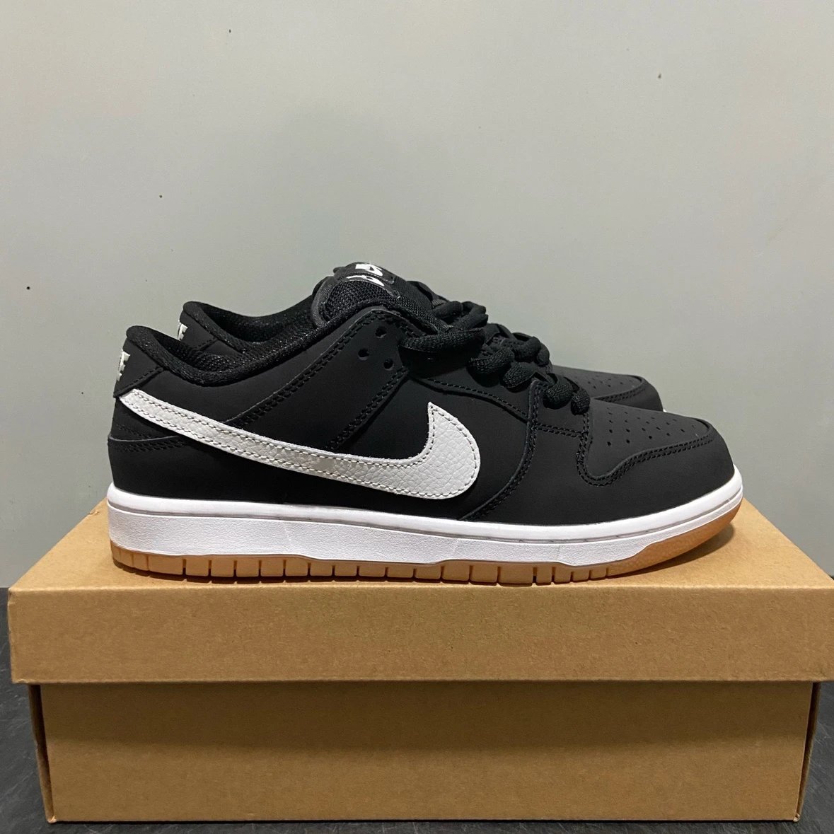 N1版鼎级纯原品质 头层皮黑生胶Nike Dunk SB 皮革 pro iso "black gum" 低帮黑色板鞋男女同款黑白色nk低邦鞋CD2563-006