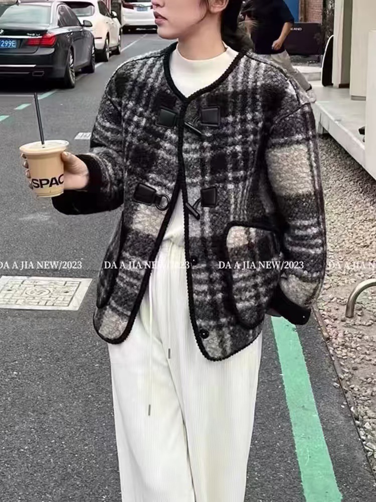 2024 Plaid Woolen Coat Short Coat Women's Autumn and Winter New Chanel Style Thickened Woolen Coat Top