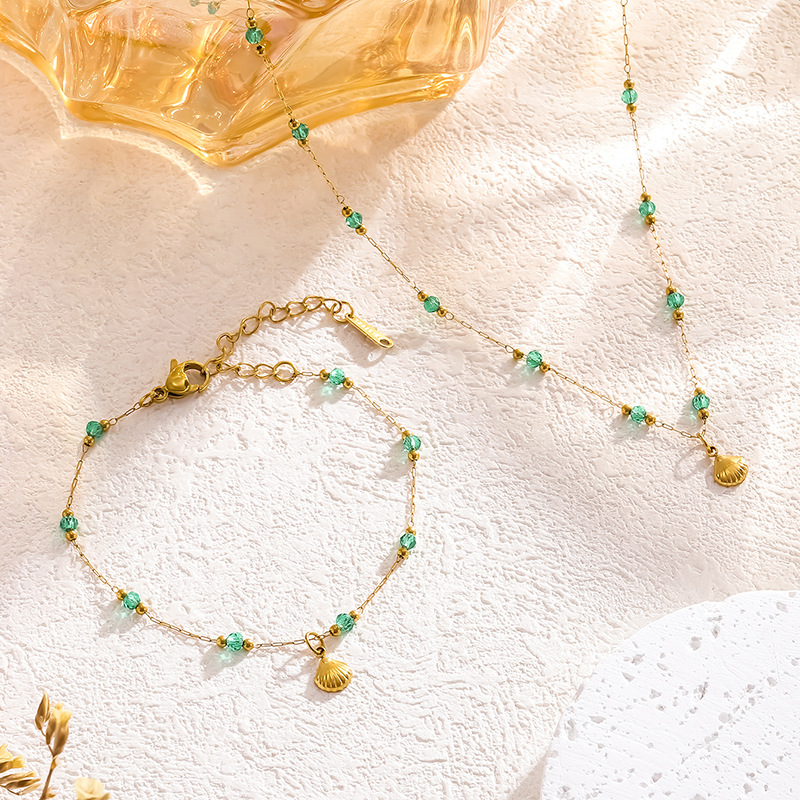 Shell suit Women's Trendy Niche Design Sense K Gold Plated 2024 New Summer Titanium Steel Fashion Emerald Beads Foot Chain