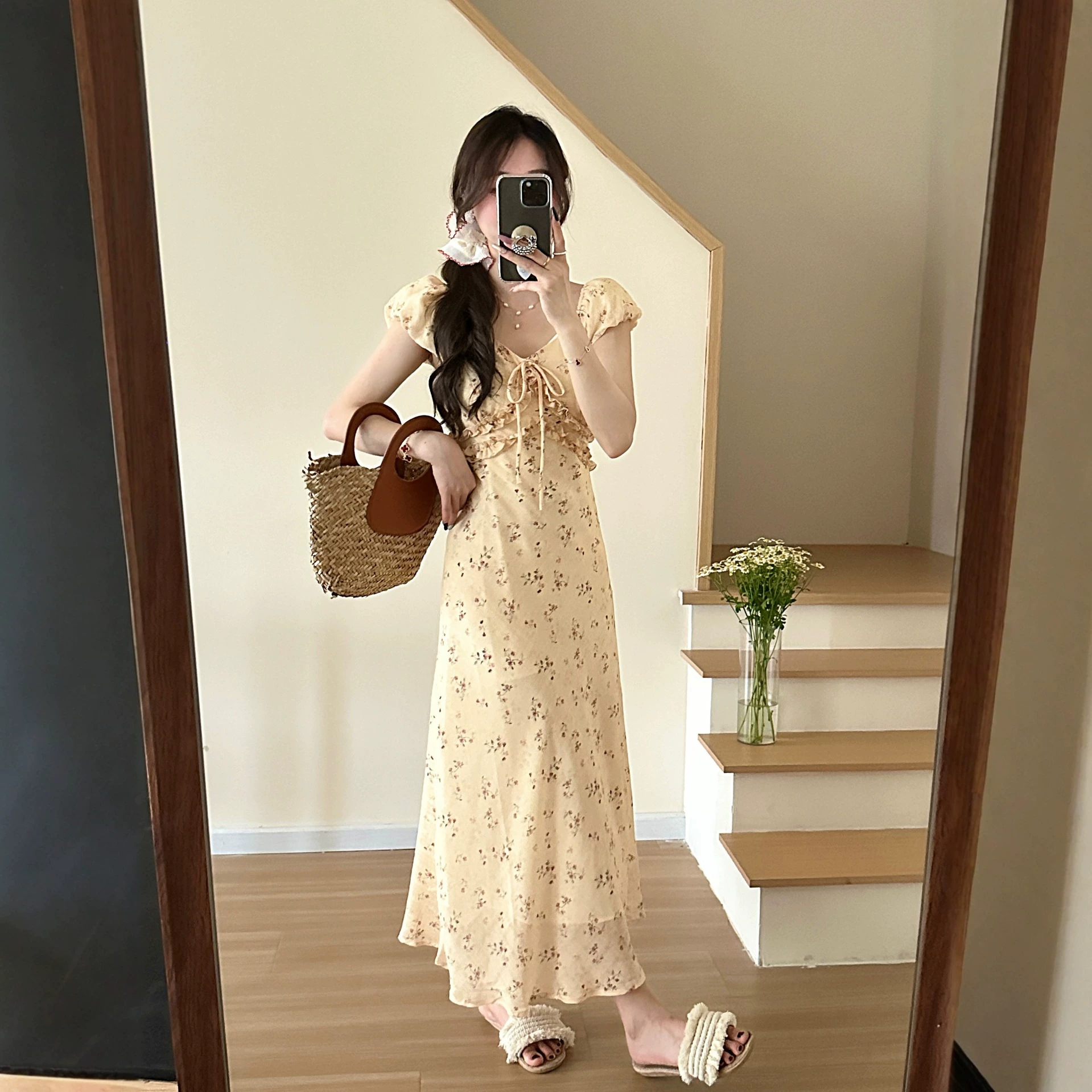 Pastoral Style Yellow French Floral Short-Sleeved Dress for Girls Summer Seaside Vacation V-Neck Slim Long Dress