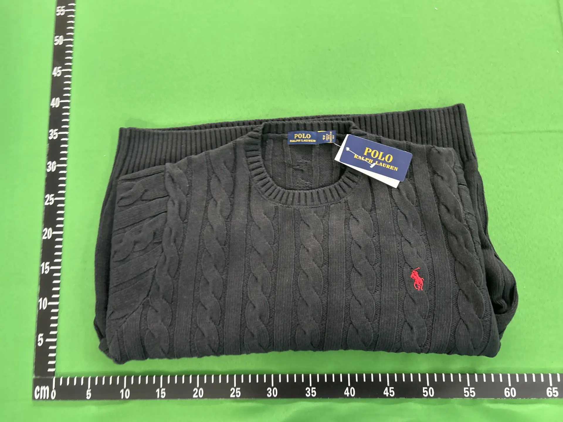Left Side Embroidered in Black/Red, Small Size, Two-Color Sweater 88030819