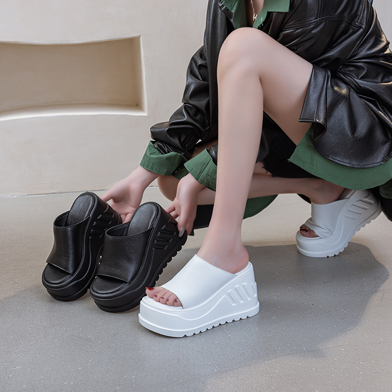 Simple Beach Open-Toe Outdoor Sandals 2026 Summer New Women's Thick-Soled Wedge Heel 10cm One-Strap Style
