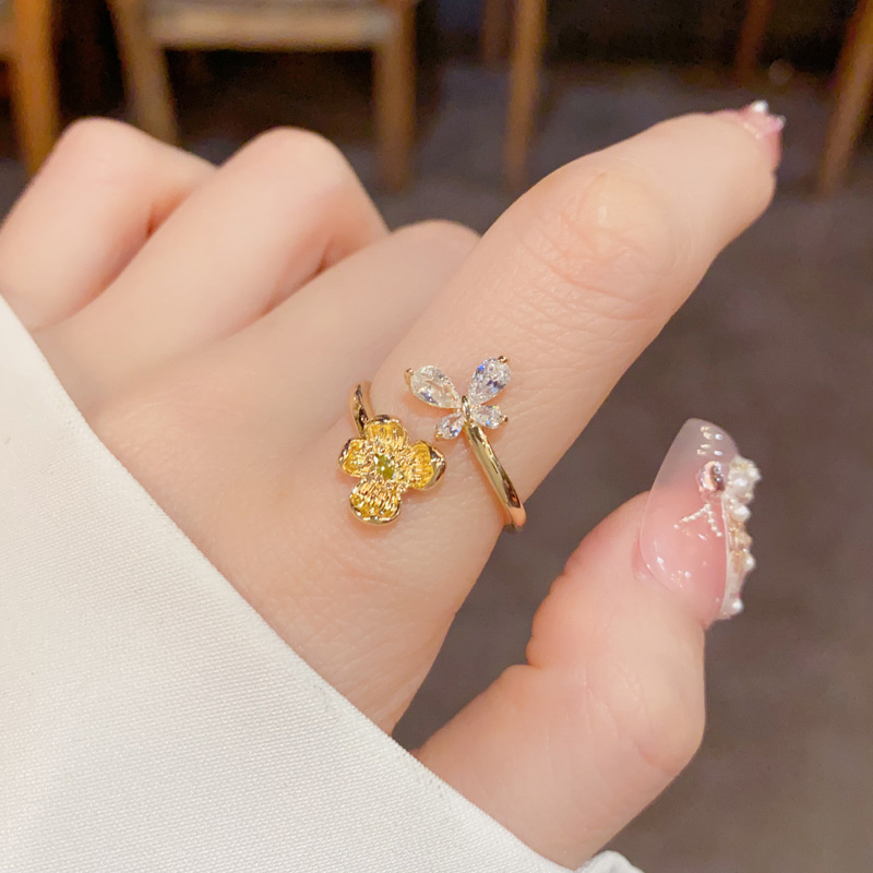 French Style Elegant Metal Flower Diamond Butterfly Open Ring Simple Fashionable Finger Ring Light Luxury High-end Jewelry
