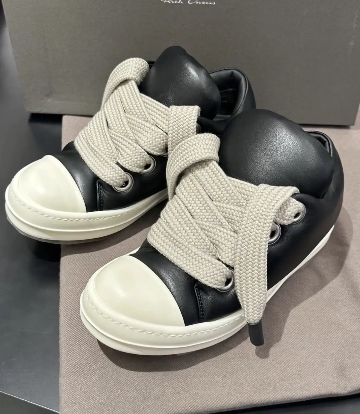 RO low top bread shoes new style wide and thick shoelaces round toe thick sole height increasing couple board shoes correct version