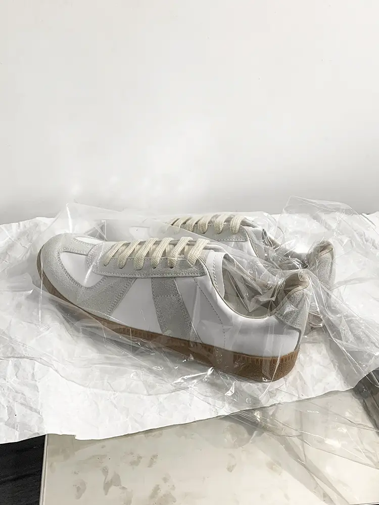 [Li Daren] Degood Training Shoes Women's Spring Leather Retro Inner Height Increasing White Shoes Outdoor Sports Casual Board Shoes