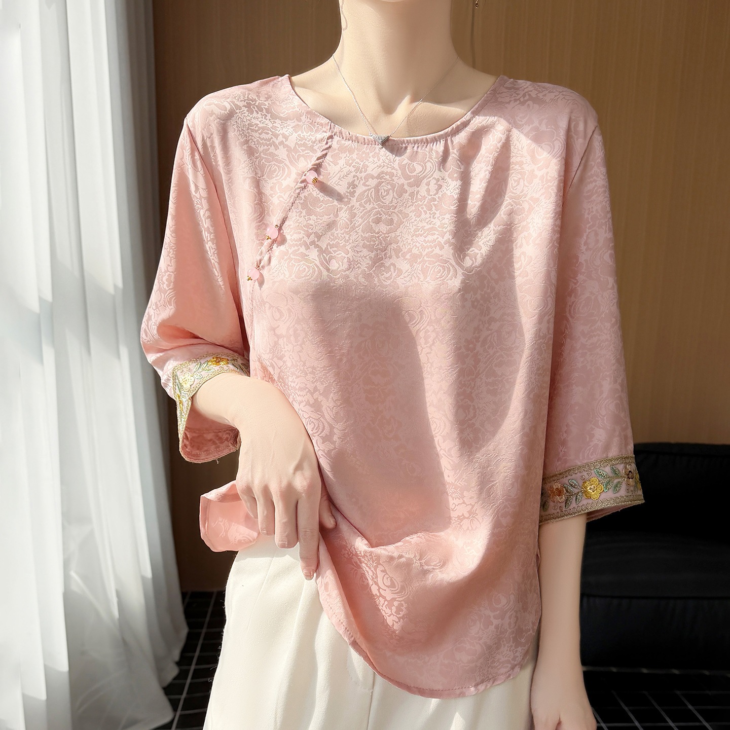 New Chinese-Style Diagonal Collar Silky Satin T-Shirt for Women, Three-Quarter Sleeves, Jacquard Slimming Top, Spring and Summer New Versatile Blouse