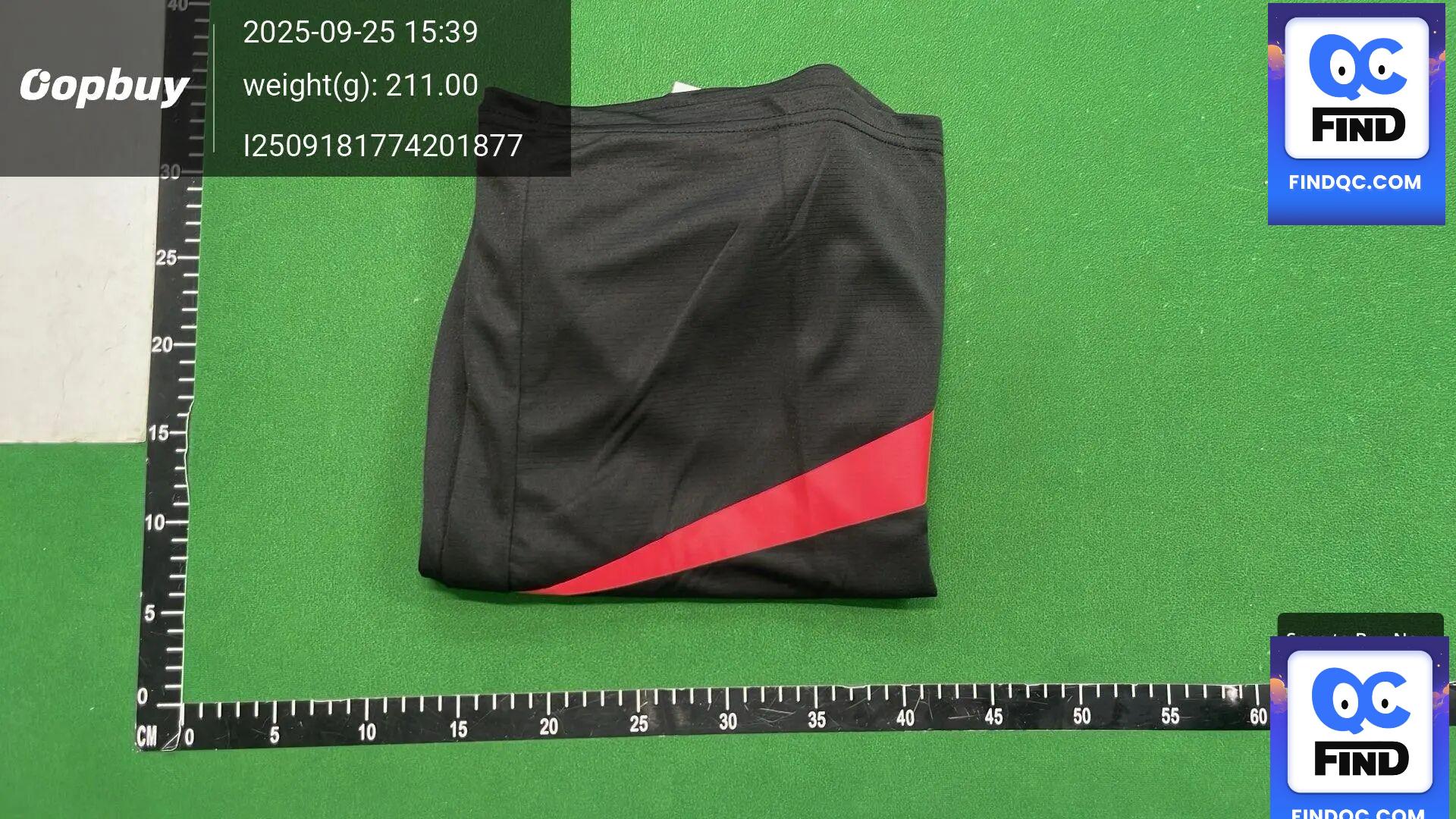 Nike shorts black red QC