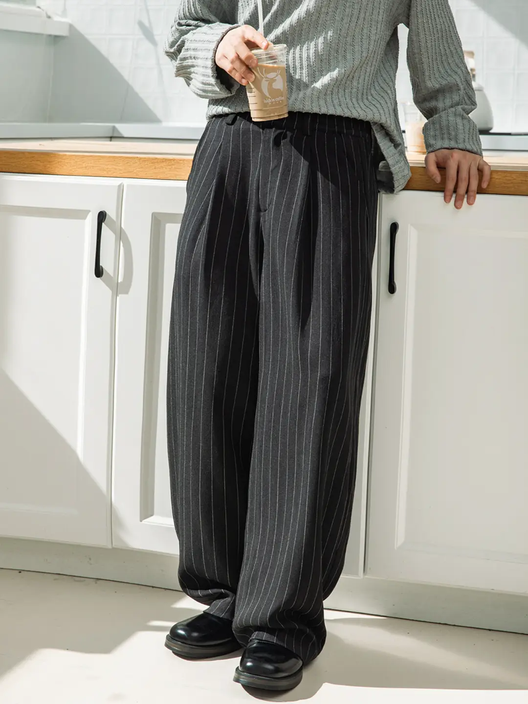 Old Money Style Vertical Striped Pleated Dress Pants for Men, Spring New Drapey Loose Casual Pants, Trendy Retro Straight-Leg Trousers