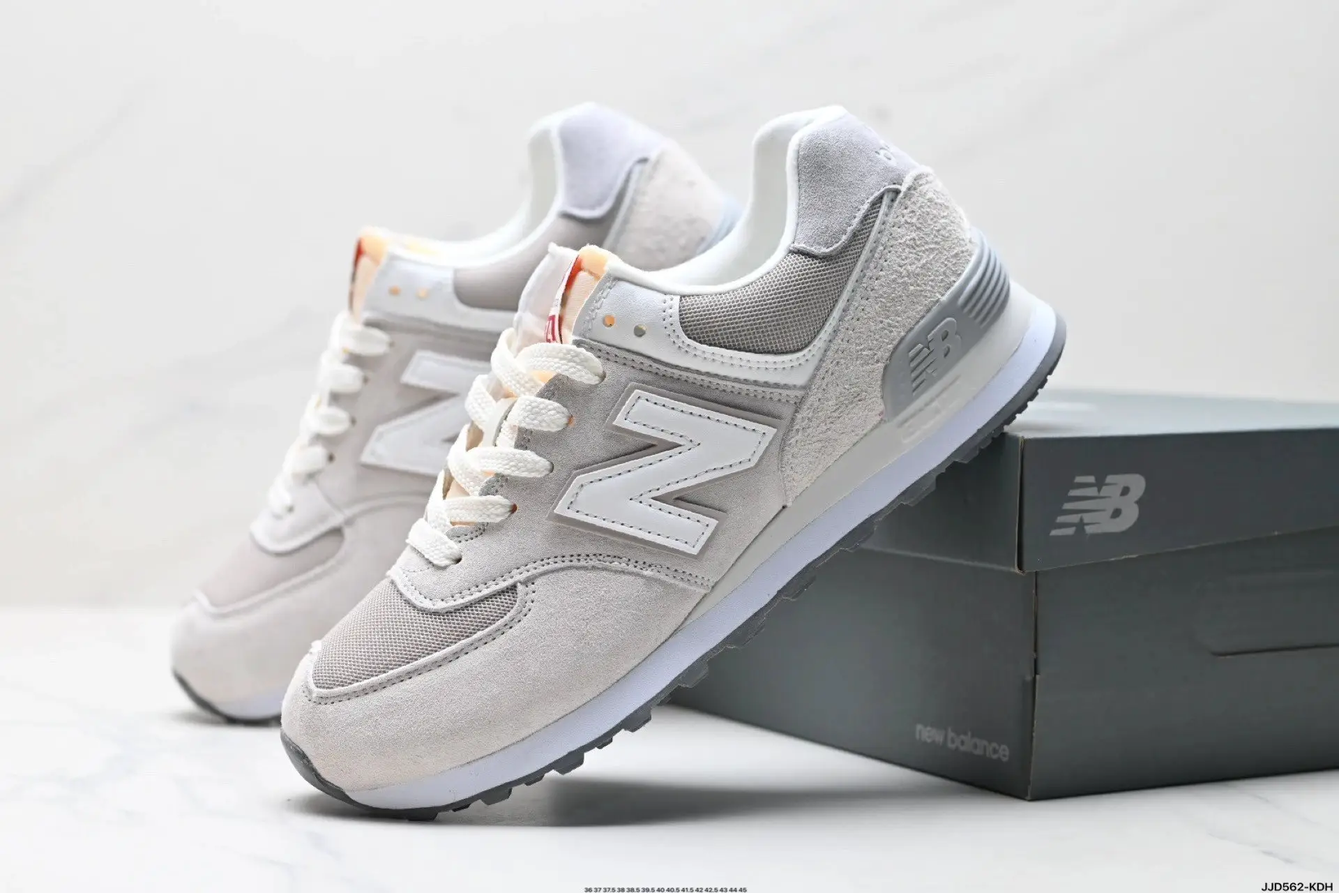 Leisure sports jogging shoes U574RAD